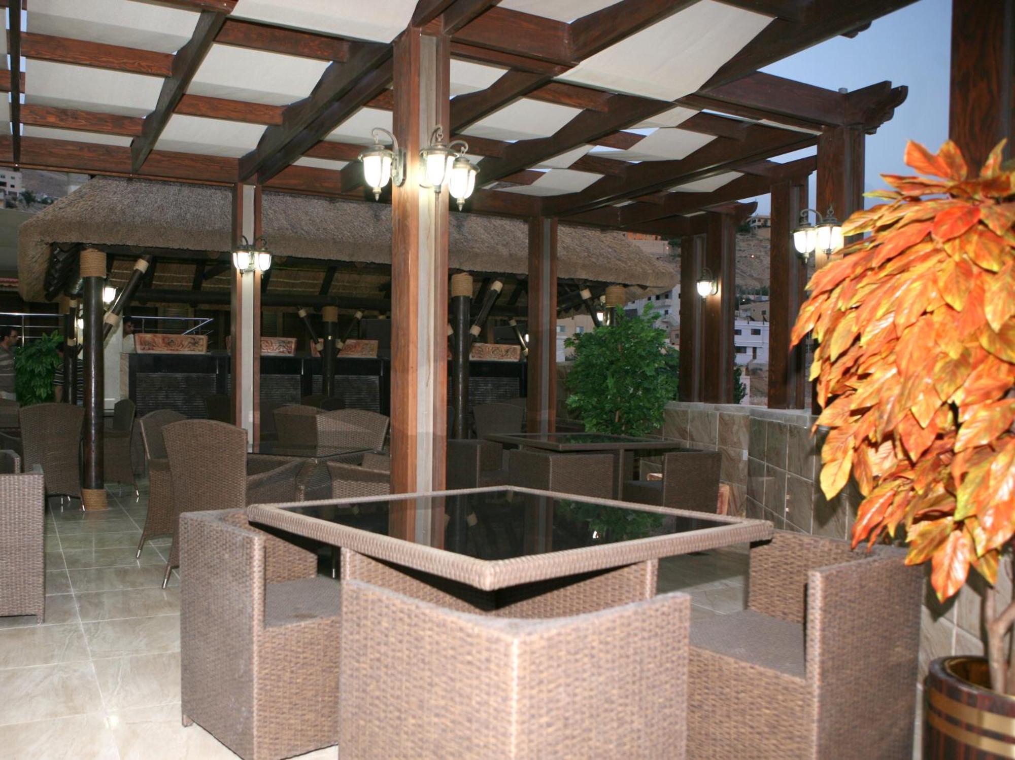 Seven Wonders Hotel Wadi Musa Exterior photo