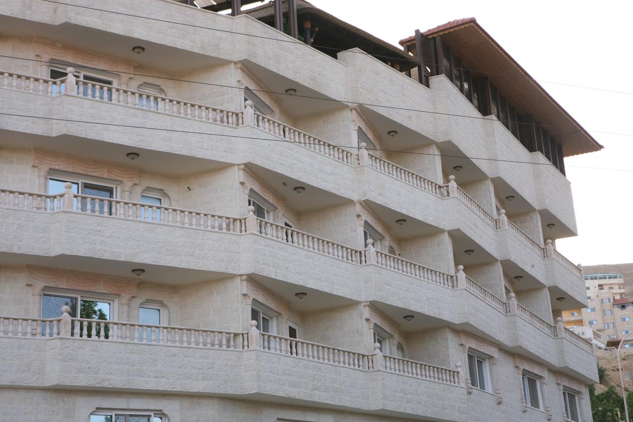 Seven Wonders Hotel Wadi Musa Exterior photo